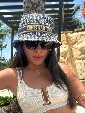 Dior D-Way Bucket Hat